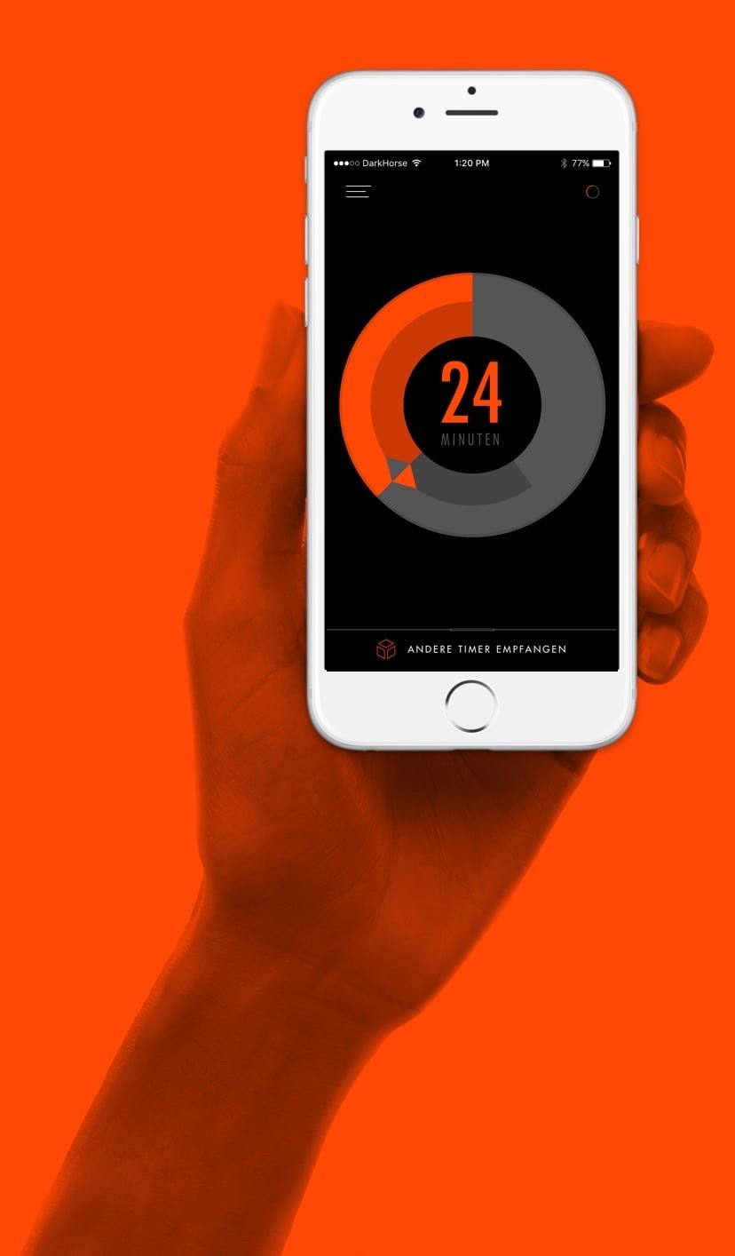 Hand mit iPhone: Team Timer als Master, 24 Minuten