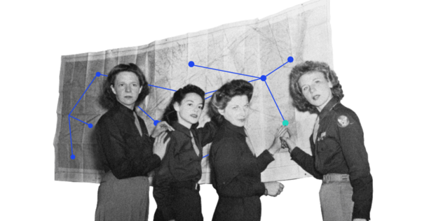 Schwarzweiß-Collage: vier Frauen in Uniformjacken vor einer großen Landkarte, über die ein blaues Netz aus verbundenen Punkten gelegt ist – eine Frau zeigt auf den türkis markierten Knoten