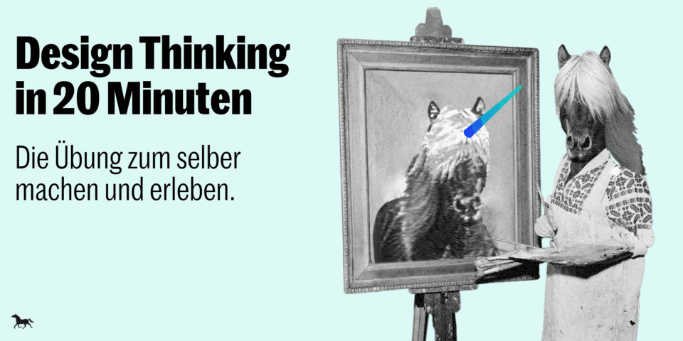 Figur mit Pferdekopf malt an einer Staffelei ein gerahmtes Pferdeporträt, ein blauer Pinselstrich quert die Leinwand