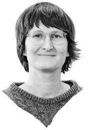Porträtfoto von Prof. Dr. Eileen Mandir, Systemische Designerin bei Dark Horse Academy.